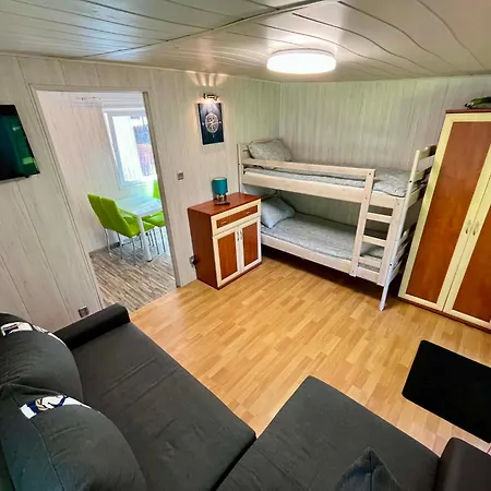 Wakacyjny Nr 1 Rybacka 58 *